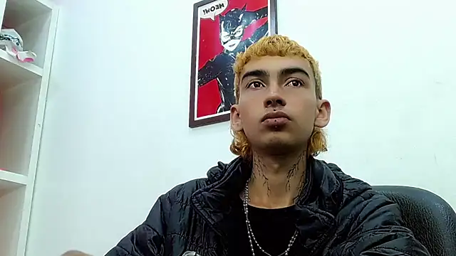 Snapshot of ttimy_x_boy chatting on February 2026 03:24:01 AM ttimy x boy online show from February 2026 03:24:01 AM