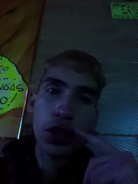 Snapshot of ttimy_x_boy chatting on February 2026 04:40:01 PM ttimy x boy online show from February 2026 04:40:01 PM