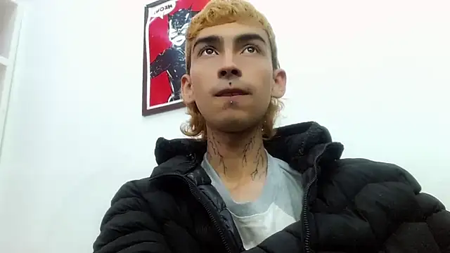 Snapshot of ttimy_x_boy chatting on February 2026 03:25:02 AM ttimy x boy online show from February 2026 03:25:02 AM