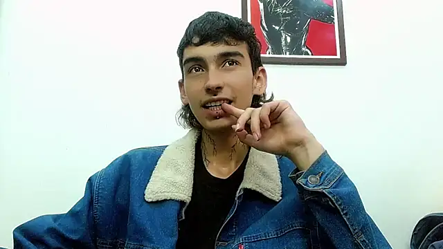 Snapshot of ttimy_x_boy chatting on January 2026 10:48:02 PM ttimy x boy online show from January 2026 10:48:02 PM