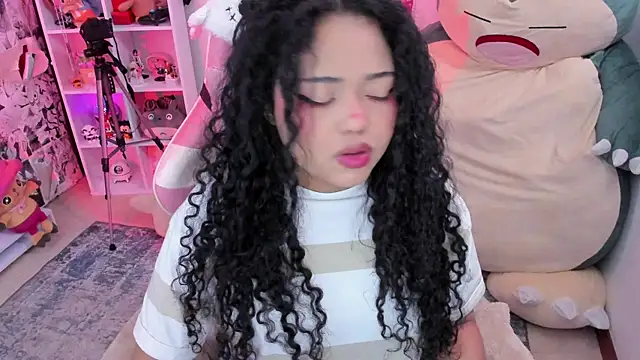 Snapshot of anyburkee chatting on December 2025 05:01:02 AM anyburkee online show from December 2025 05:01:02 AM