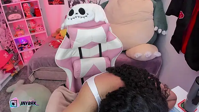 anyburkee online show from October 2025 01:04:02 AM