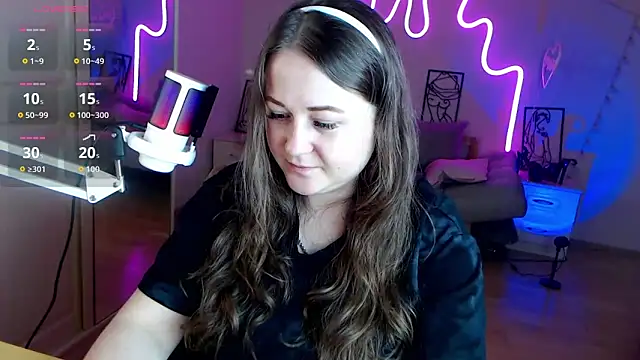 Snapshot of LizzyShine chatting on September 2025 02:28:02 PM LizzyShine online show from September 2025 02:28:02 PM