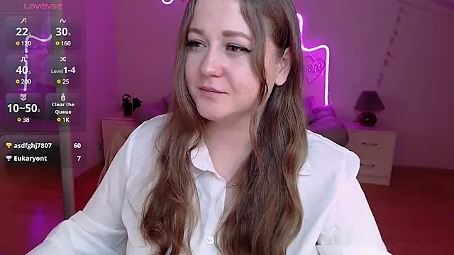 Snapshot of LizzyShine chatting on March 2025 08:28:01 PM LizzyShine online show from March 2025 08:28:01 PM