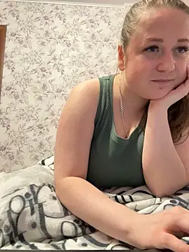 Snapshot of LizzyShine chatting on March 2025 07:12:01 PM LizzyShine online show from March 2025 07:12:01 PM