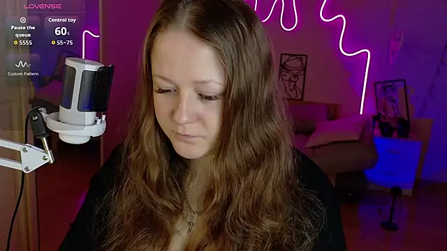 Snapshot of LizzyShine chatting on October 2025 01:10:02 PM LizzyShine online show from October 2025 01:10:02 PM