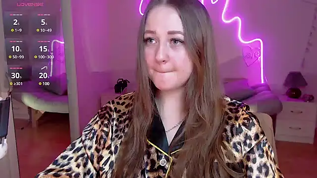 Snapshot of LizzyShine chatting on March 2025 05:38:02 PM LizzyShine online show from March 2025 05:38:02 PM