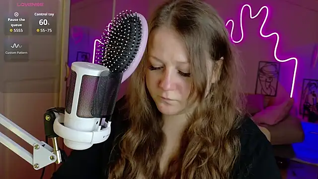 Snapshot of LizzyShine chatting on October 2025 05:58:02 PM LizzyShine online show from October 2025 05:58:02 PM