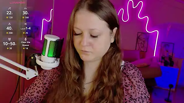 Snapshot of LizzyShine chatting on October 2025 03:57:01 PM LizzyShine online show from October 2025 03:57:01 PM