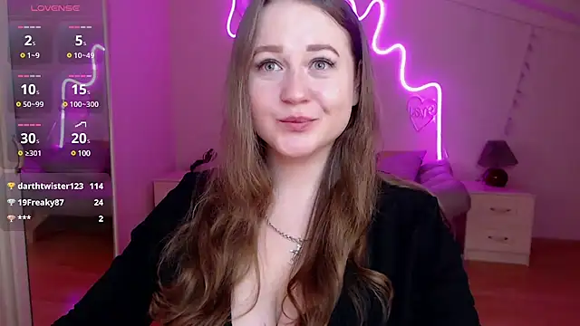 Snapshot of LizzyShine chatting on March 2025 08:00:01 PM LizzyShine online show from March 2025 08:00:01 PM