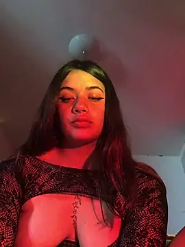 Miss oliviaa online show from February 2025 07:49:01 PM