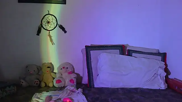 Miss oliviaa online show from March 2025 10:49:02 PM