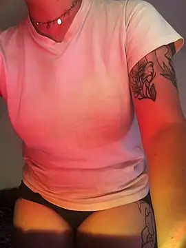 Miss oliviaa online show from March 2025 09:16:01 PM