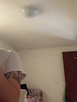 Miss oliviaa online show from November 2025 05:02:01 PM