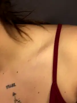 Miss oliviaa online show from November 2025 04:18:02 PM