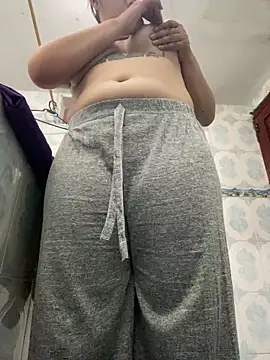 Miss oliviaa online show from March 2026 07:54:02 PM