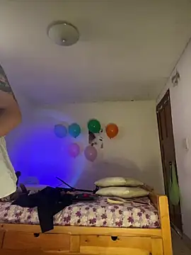 Miss oliviaa online show from April 2026 08:58:02 PM