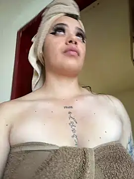 Miss oliviaa online show from February 2026 06:48:01 PM