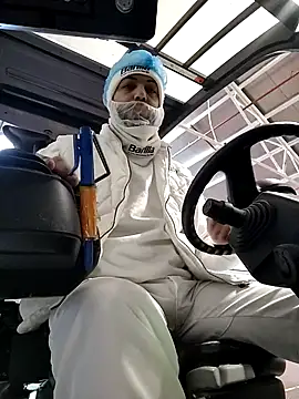 Snapshot of GLV420 chatting on March 2025 07:10:01 AM GLV420 online show from March 2025 07:10:01 AM