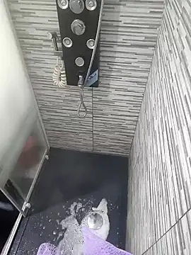 Snapshot of GLV420 chatting on December 2024 11:42:01 PM GLV420 online show from December 2024 11:42:01 PM