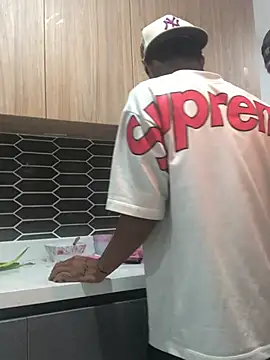 logannth online show from February 2026 11:43:02 PM