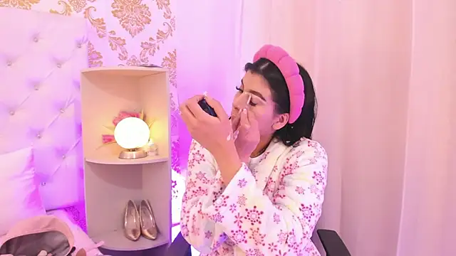 emaa lambert online show from February 2026 11:50:01 AM