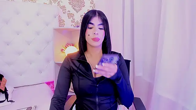 Snapshot of emaa_lambert chatting on December 2025 12:49:01 AM emaa lambert online show from December 2025 12:49:01 AM