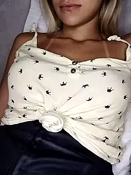 Snapshot of fofinhaa12 chatting on March 2025 01:45:01 PM fofinhaa12 online show from March 2025 01:45:01 PM