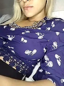 Snapshot of fofinhaa12 chatting on March 2025 09:10:02 PM fofinhaa12 online show from March 2025 09:10:02 PM