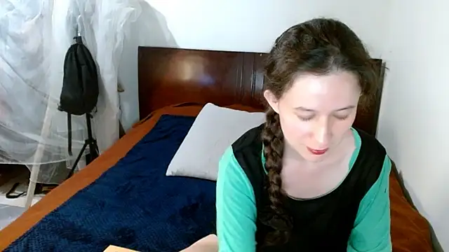 Snapshot of ladyofshalott chatting on February 2025 11:46:01 PM ladyofshalott online show from February 2025 11:46:01 PM