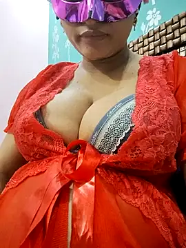bigtitsqueen online show from November 2025 04:49:02 AM