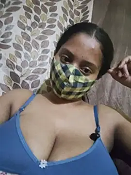 bigtitsqueen online show from June 2026 05:34:01 PM
