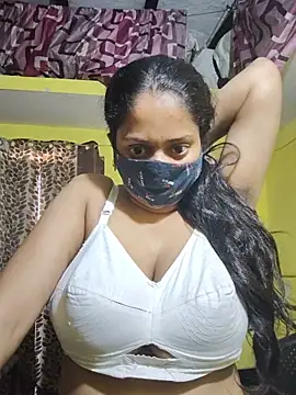 Snapshot of bigtitsqueen chatting on June 2026 09:08:02 AM bigtitsqueen online show from June 2026 09:08:02 AM