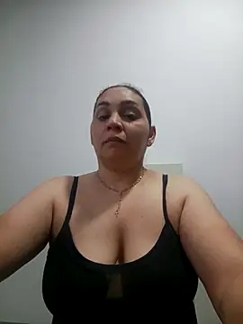 Snapshot of MirandaSoto chatting on May 2026 03:14:01 AM MirandaSoto online show from May 2026 03:14:01 AM