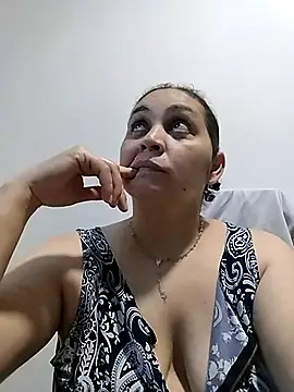 Snapshot of MirandaSoto chatting on July 2026 05:03:02 AM MirandaSoto online show from July 2026 05:03:02 AM