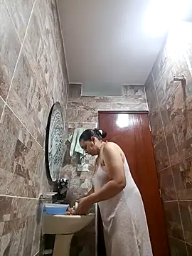 Snapshot of MirandaSoto chatting on January 2026 10:46:01 PM MirandaSoto online show from January 2026 10:46:01 PM