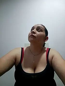 Snapshot of MirandaSoto chatting on February 2026 03:40:01 AM MirandaSoto online show from February 2026 03:40:01 AM