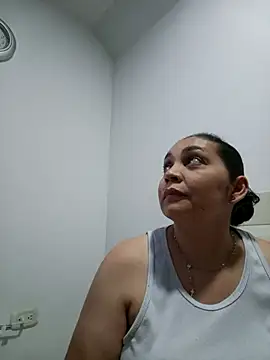 Snapshot of MirandaSoto chatting on May 2026 03:31:02 AM MirandaSoto online show from May 2026 03:31:02 AM