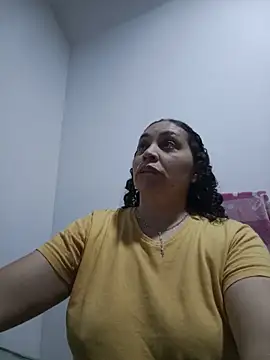 Snapshot of MirandaSoto chatting on May 2026 03:50:02 AM MirandaSoto online show from May 2026 03:50:02 AM