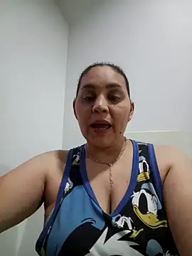 Snapshot of MirandaSoto chatting on May 2026 04:07:01 AM MirandaSoto online show from May 2026 04:07:01 AM