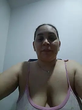 Snapshot of MirandaSoto chatting on July 2026 04:19:02 AM MirandaSoto online show from July 2026 04:19:02 AM