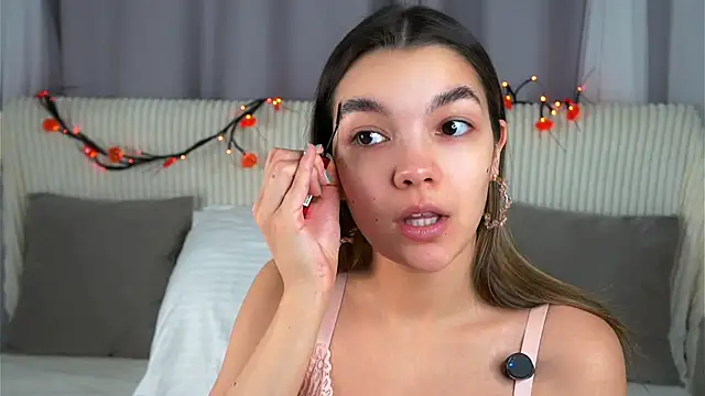 VeronaAppleberry online show from November 2025 11:14:02 AM