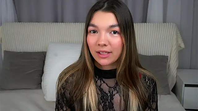 VeronaAppleberry online show from November 2025 11:14:01 AM