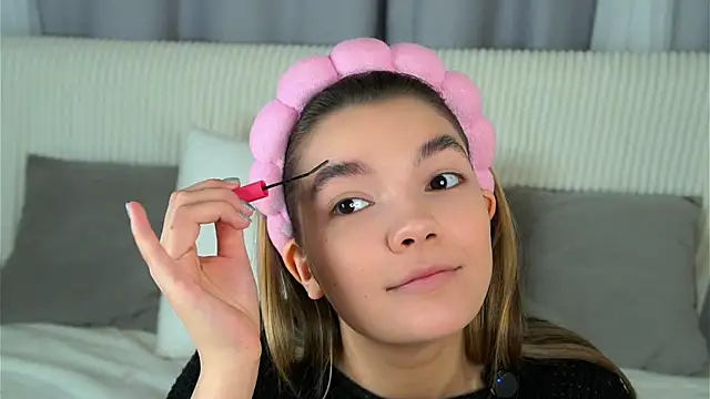 VeronaAppleberry online show from October 2025 11:09:01 AM