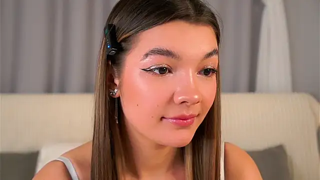 VeronaAppleberry online show from September 2025 11:09:02 AM