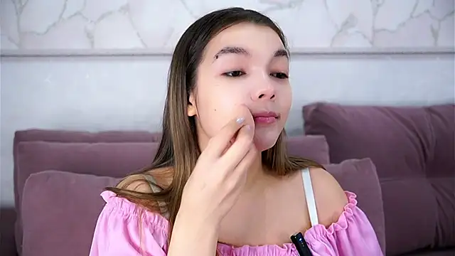 VeronaAppleberry online show from December 2025 01:10:01 AM