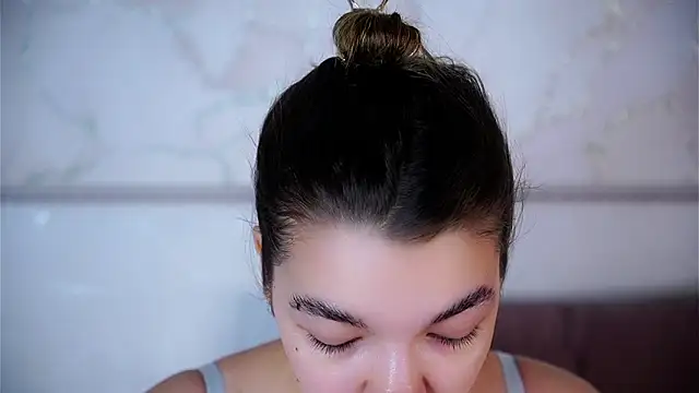 VeronaAppleberry online show from December 2025 01:30:02 AM