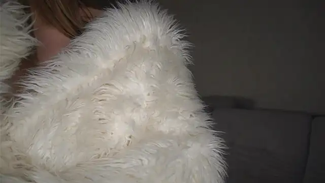 VeronaAppleberry online show from March 2025 07:23:02 AM