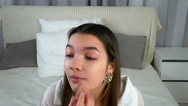 VeronaAppleberry online show from November 2025 11:14:01 AM