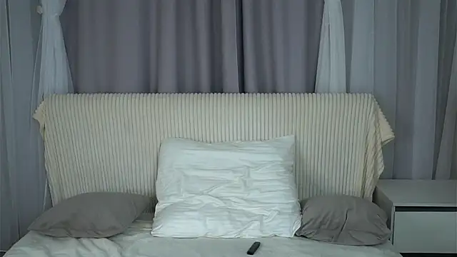 VeronaAppleberry online show from November 2025 11:42:02 AM